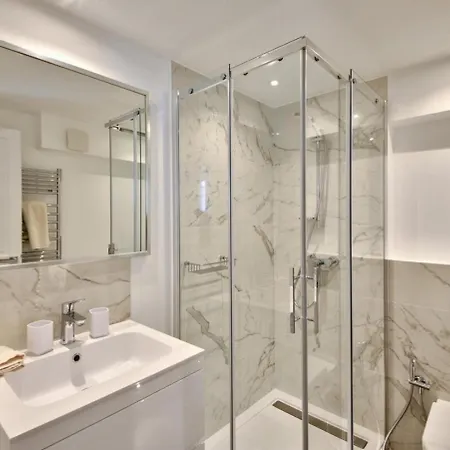 Waterfront 4bd Apt With Terrace 别墅