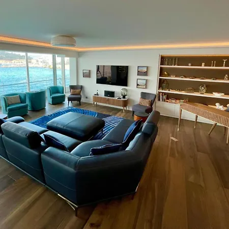 Waterfront 4bd Apt With Terrace Nice