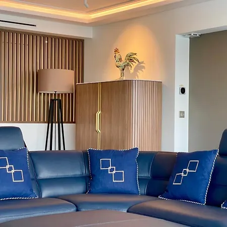 Villa Waterfront 4bd Apt With Terrace *